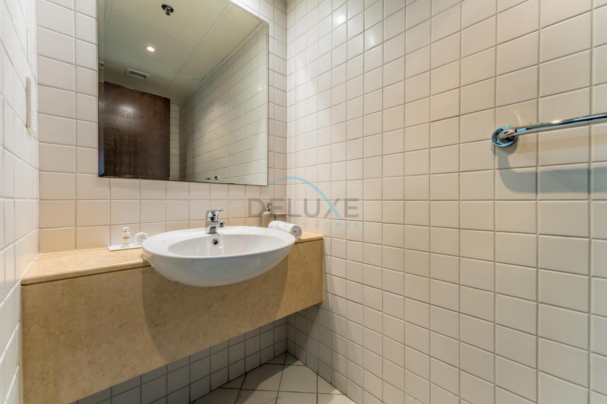 Partial Sea And View 2br With Balcony Near Marina Mall, Marina Quay West, Marina By Deluxe Homes Apartment *