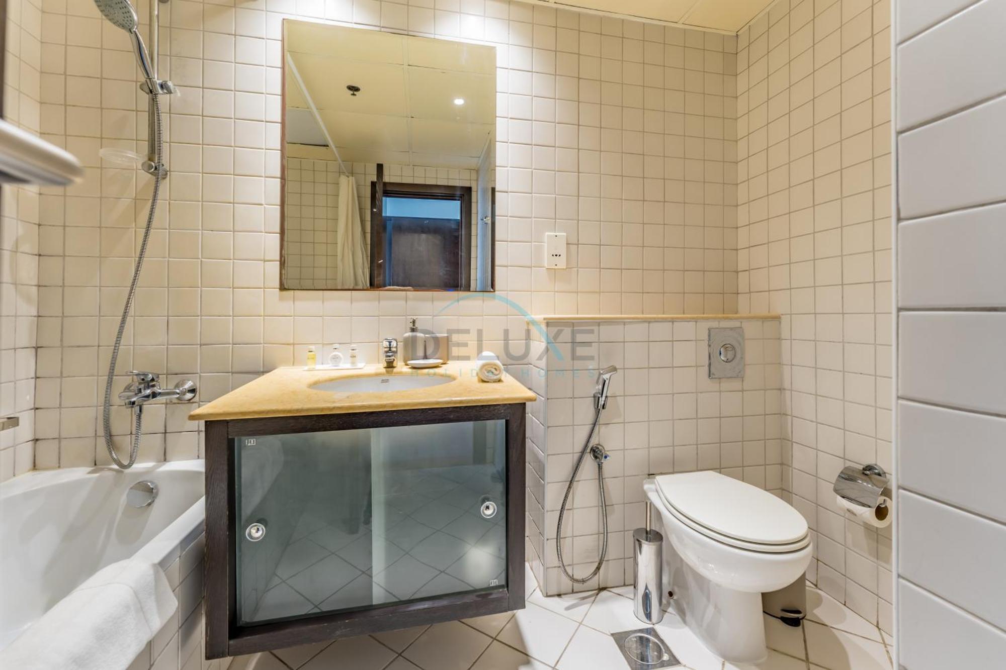 Partial Sea And View 2br With Balcony Near Marina Mall, Marina Quay West, Marina By Deluxe Homes Apartment *