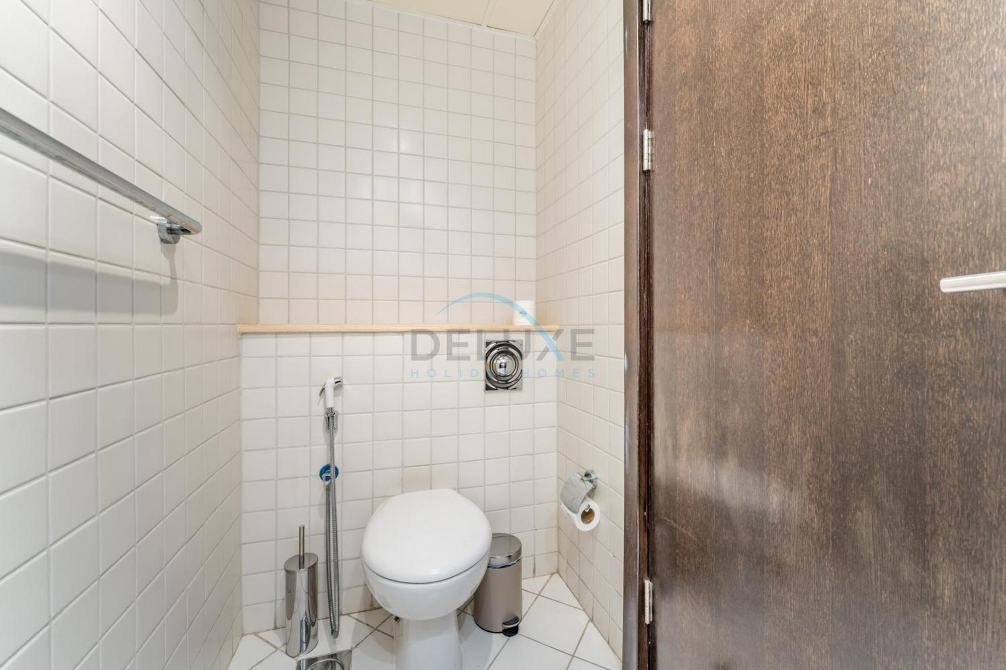 Apartment Partial Sea And View 2br With Balcony Near Marina Mall, Marina Quay West, Marina By Deluxe Homes *